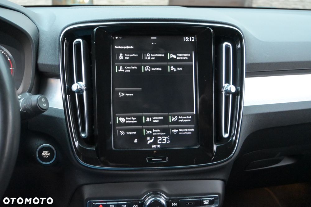 Volvo XC 40 D3 Momentum Pro - 27