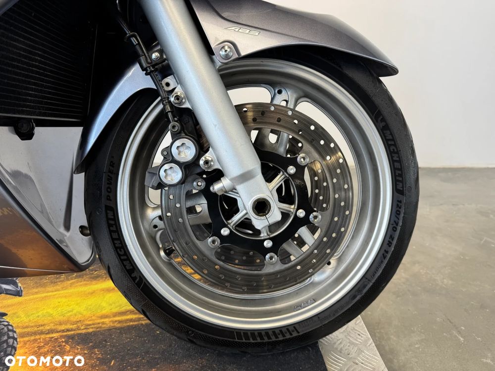 Yamaha FJR - 8