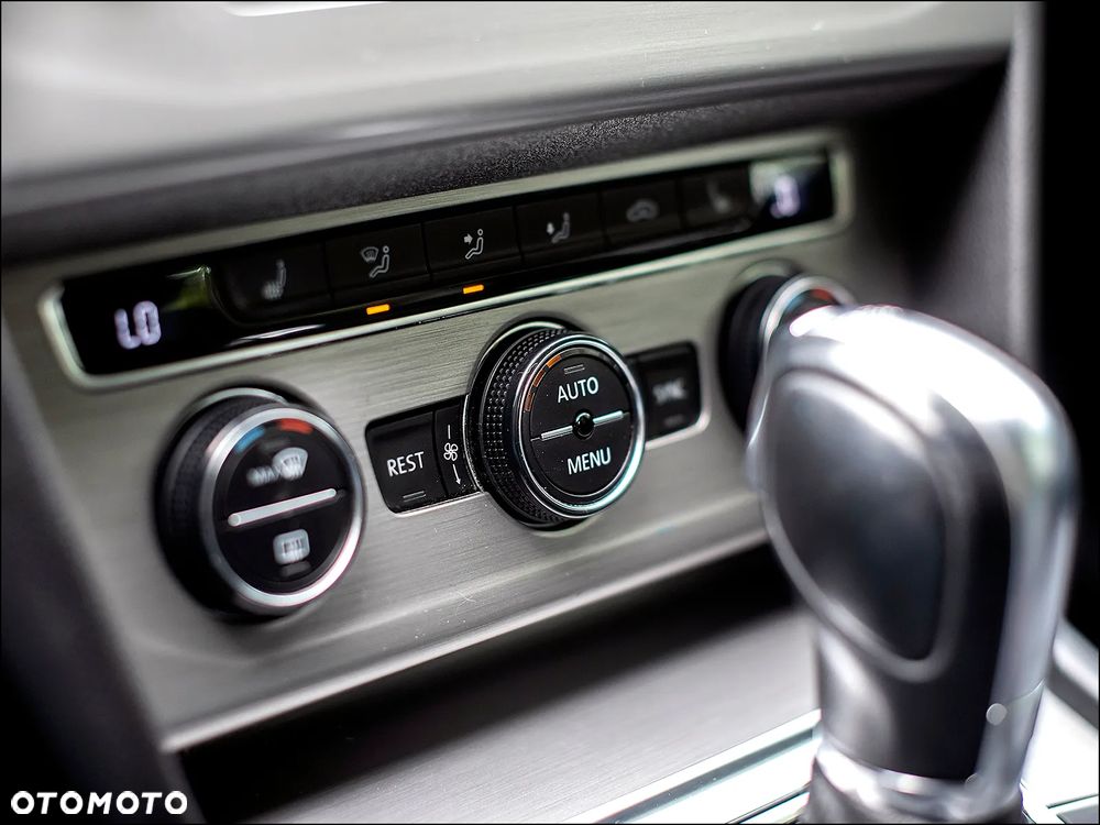 Volkswagen Passat - 27