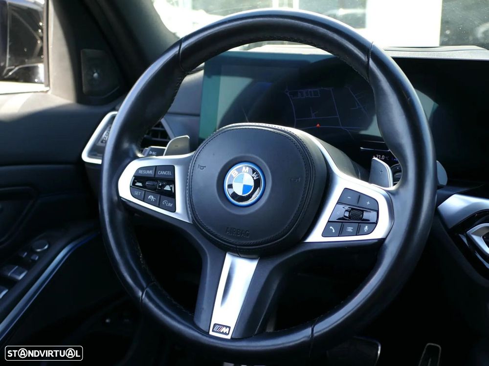 BMW 330 e Pack Desportivo M Auto - 42