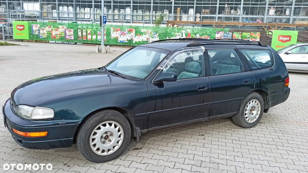Toyota Camry 3.0 V6 LE - 4