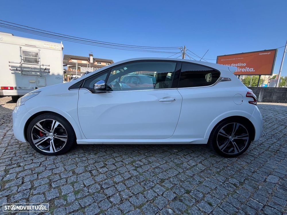 Peugeot 208 - 3