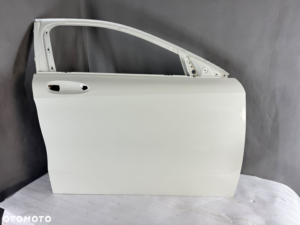 Drzwi przednie prawe GLA A156 W156