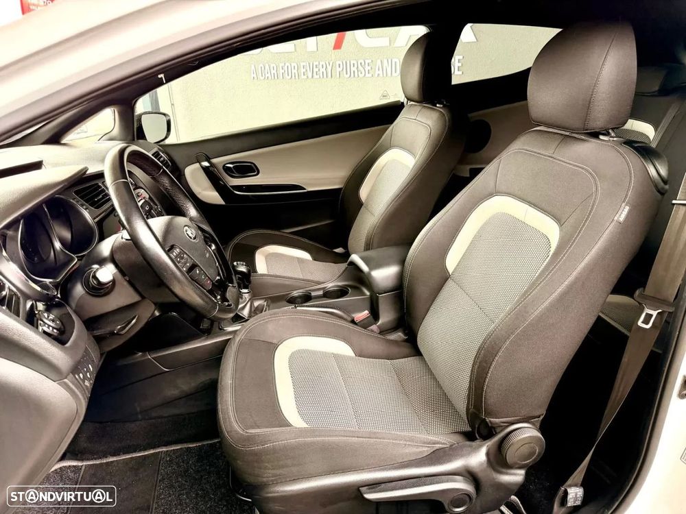 Kia Ceed S Coupé 1.6 CRDi TX - 8