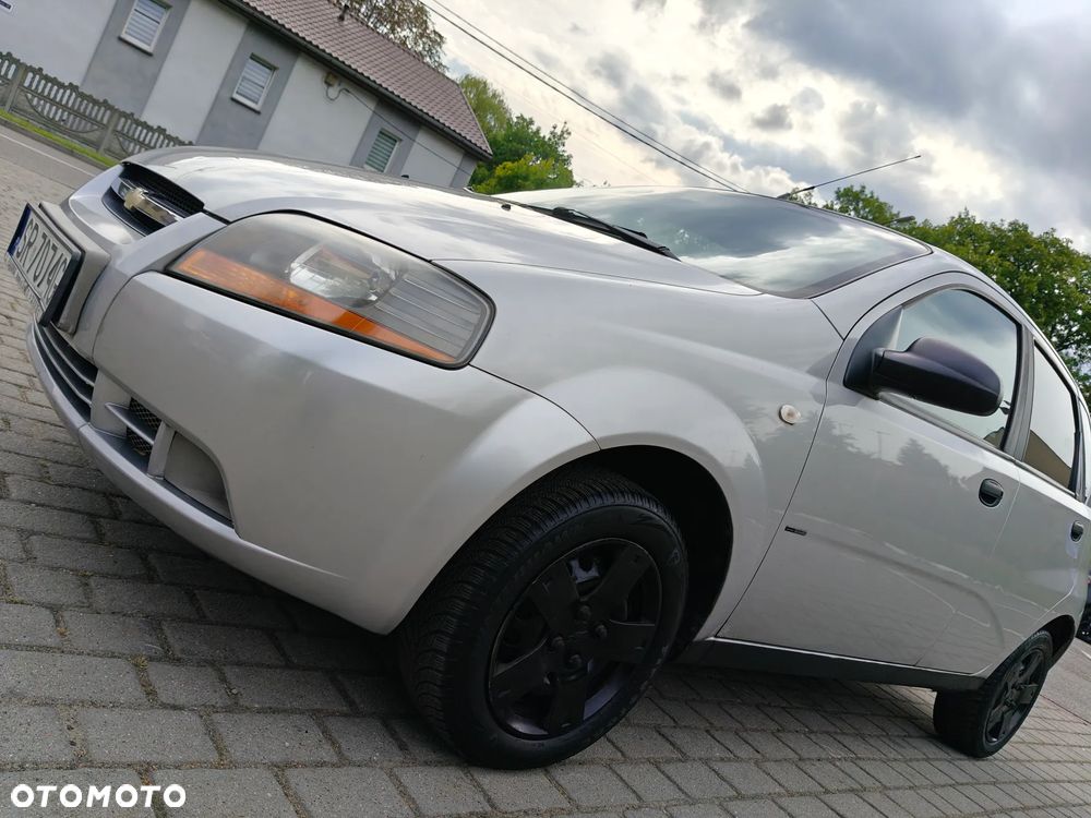 Chevrolet Aveo 1.2 SE / Plus - 27