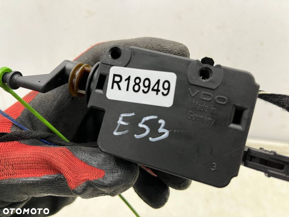 Siłownik klapki paliwa BMW X5 E53 99-06r. silniczek 8355056 - 4