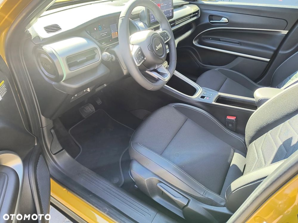 Jeep Avenger 1.2 T3 mHEV Altitude FWD eDCT6 - 7