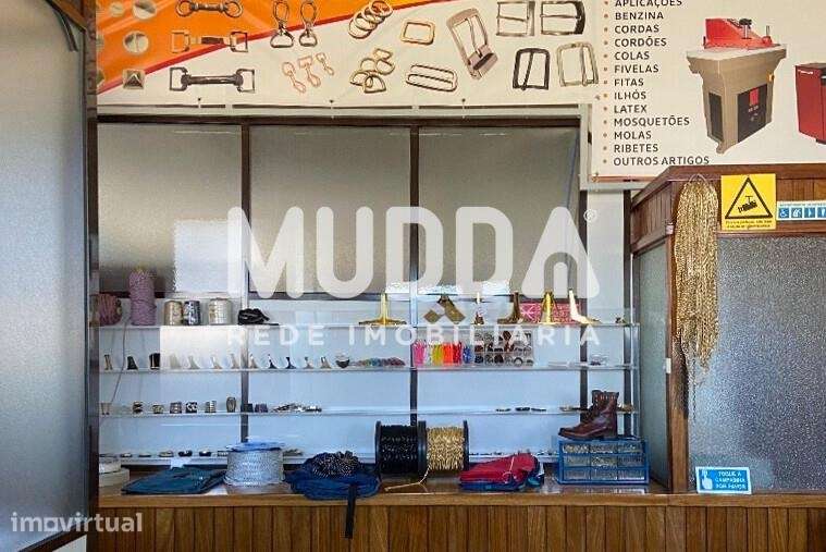 Espaçoso Pavilhão na Zona Industrial de São João da Madeira - Grande imagem: 4/21