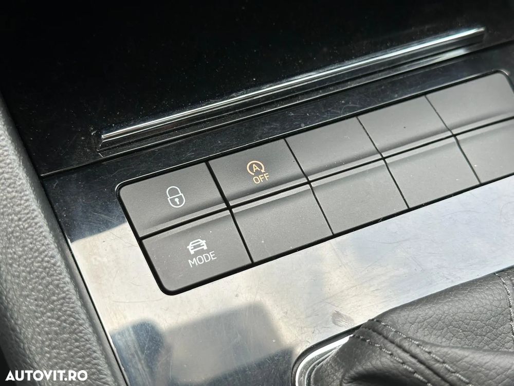 Skoda Octavia 2.0 TDI ELEGANCE DSG - 30