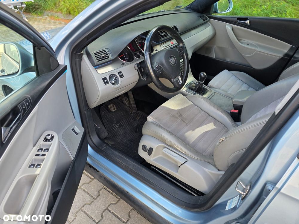 Volkswagen Passat 2.0 TDI 4Mot Highline - 8