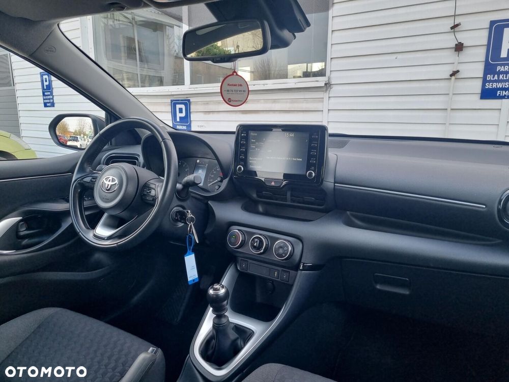 Toyota Yaris - 10
