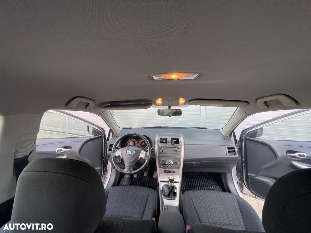 Toyota Corolla 1.4 D-4D Sedan Terra - 22