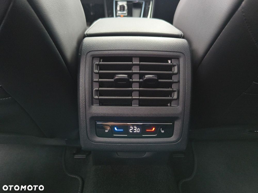 Volkswagen Golf Variant 1.5 eTSI mHEV R-Line Plus DSG - 28