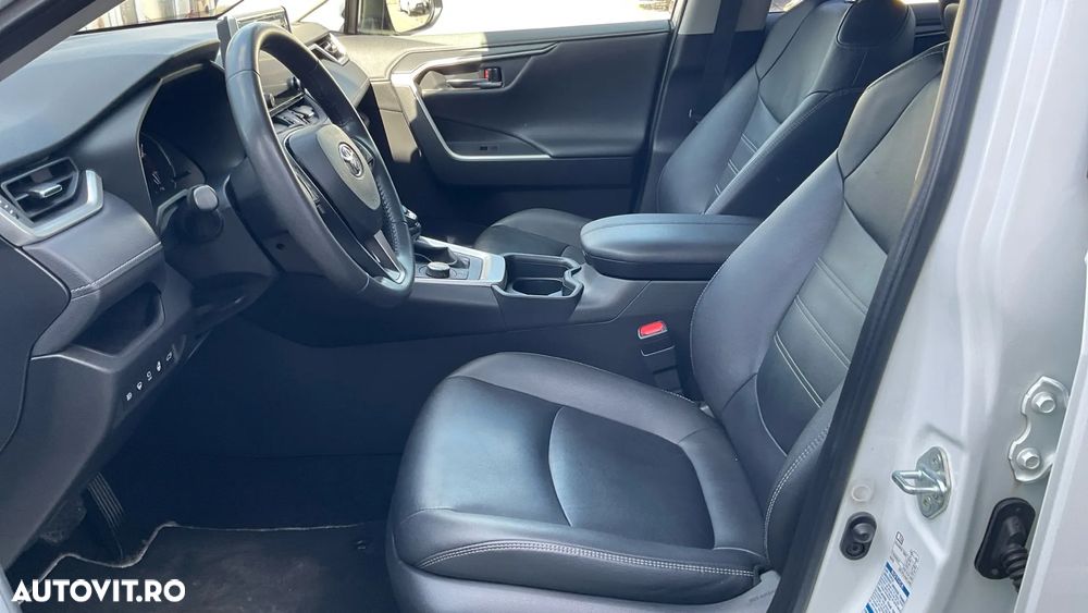 Toyota RAV4 2.0P CVT AWD Luxury - 13