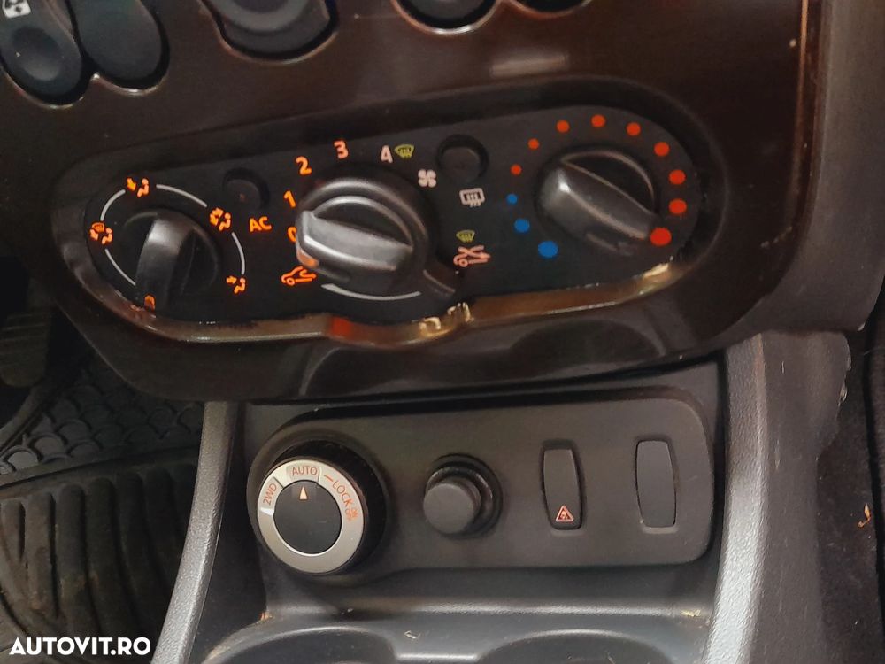 Dacia Duster 1.5 dCi 4x4 Prestige - 6