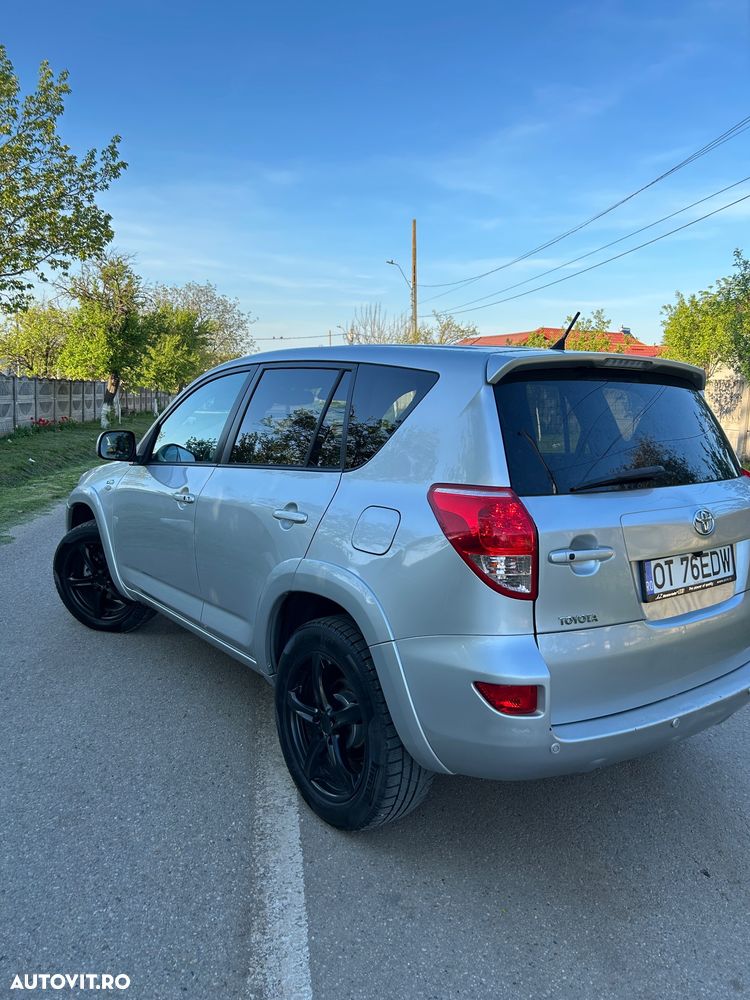 Toyota RAV4 2.2 D-CAT 4x4 Executive - 4