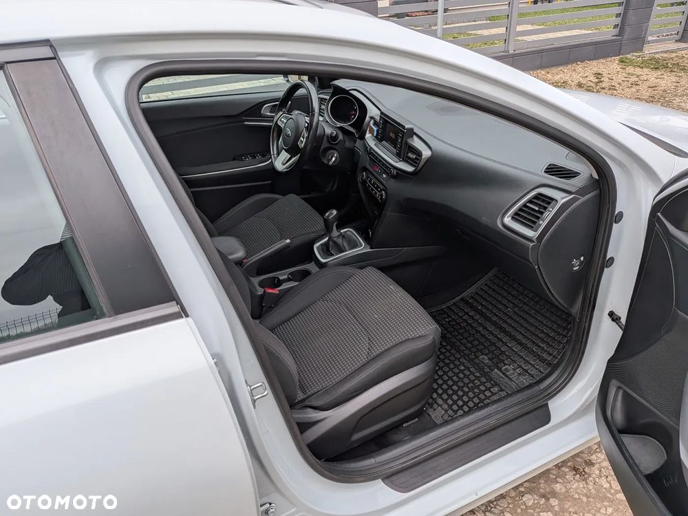 Kia Ceed 1.4 T-GDI S - 22