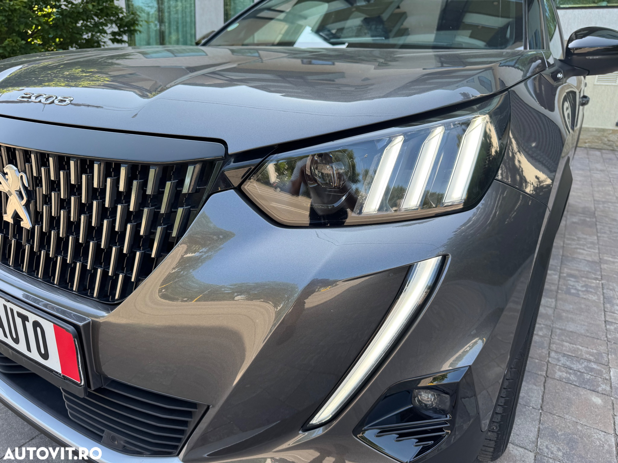 Peugeot 2008 PureTech 130 EAT8 GT - 29