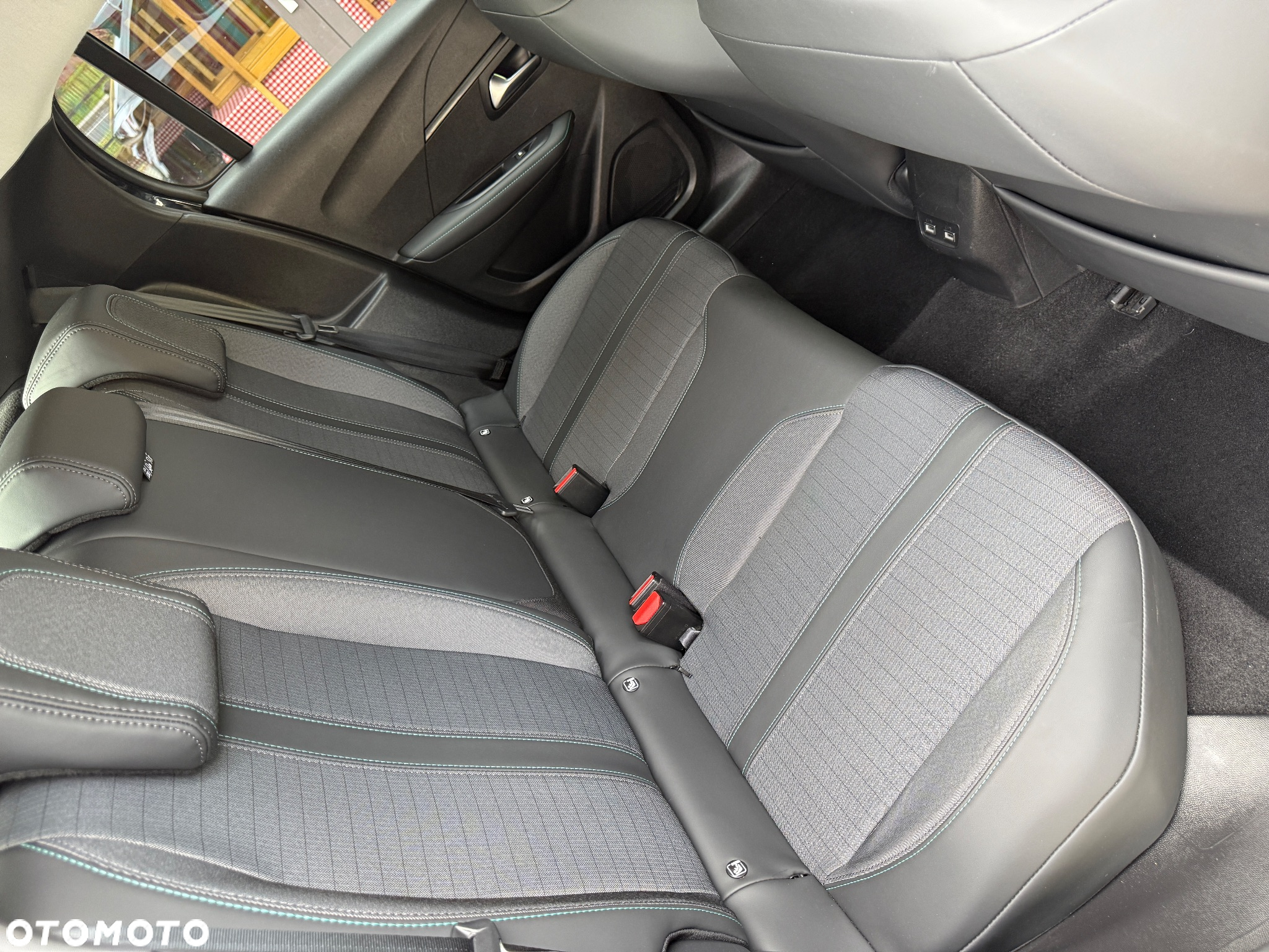 Peugeot 208 PureTech 100 EAT8 Allure Pack - 24