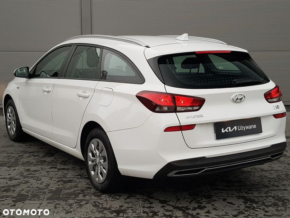 Hyundai i30 1.5 DPI Classic + - 8