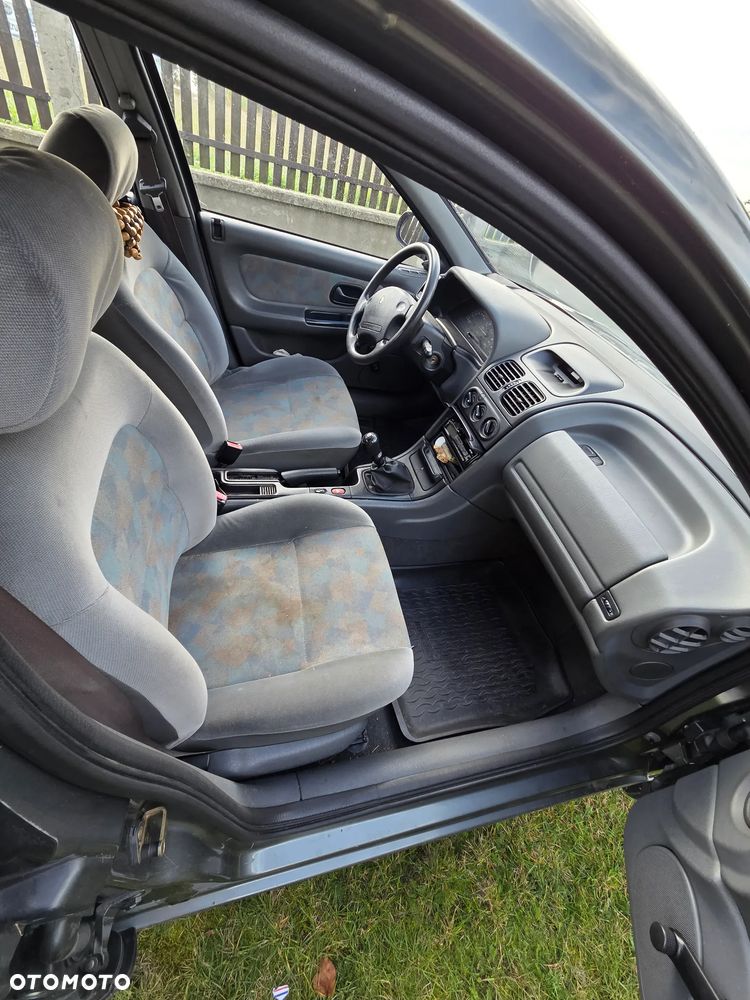 Renault Laguna 1.8 RN - 9