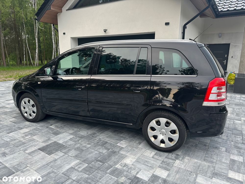 Opel Zafira 1.8 Cosmo - 40