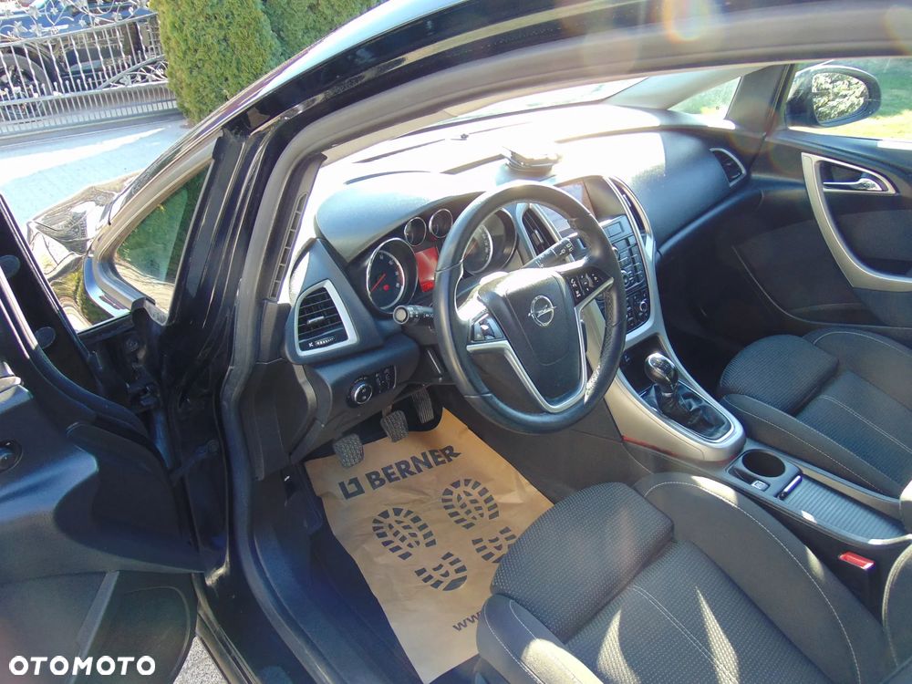 Opel Astra 1.6 Turbo - 9