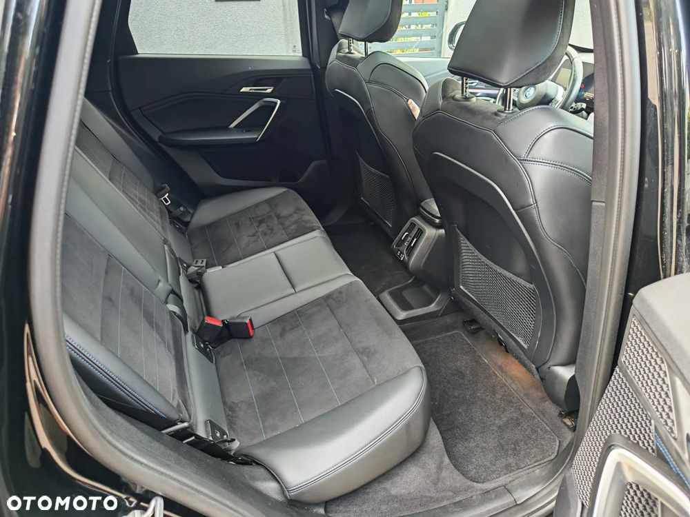 BMW iX1 xDrive30 66.5kWh M Sport - 11