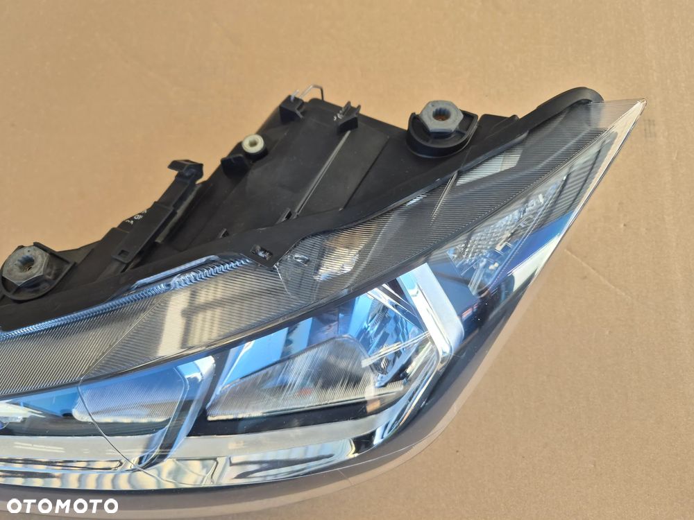 Seat Ibiza V 2017-2020 lampa lewa.Zwykła.Valeo - 2