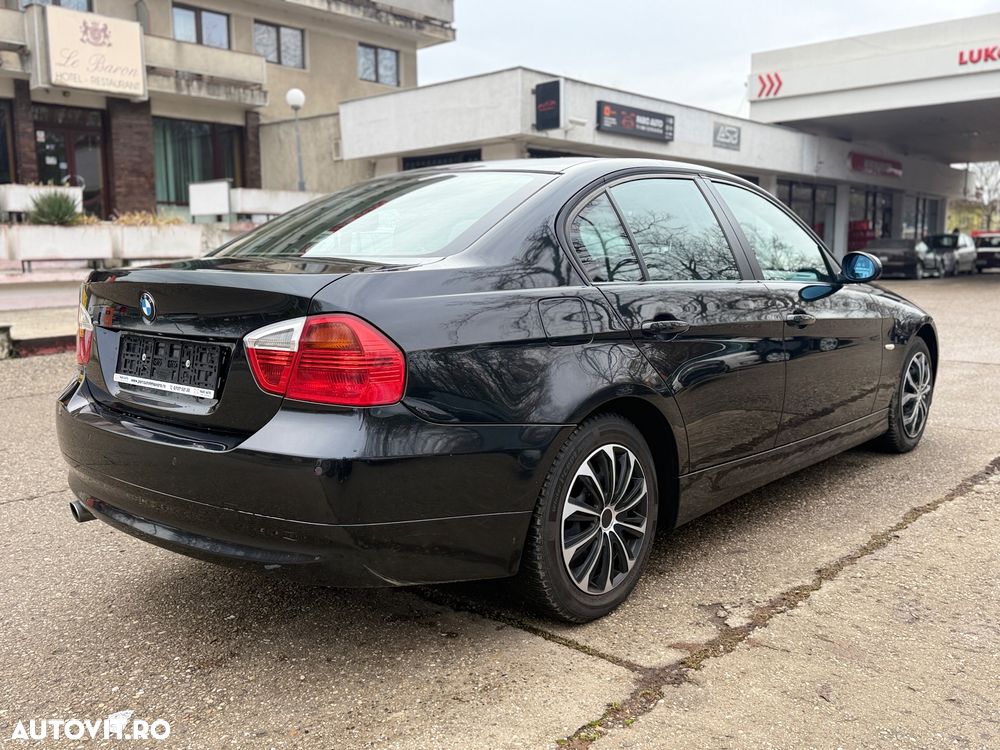 BMW Seria 3 318d - 5