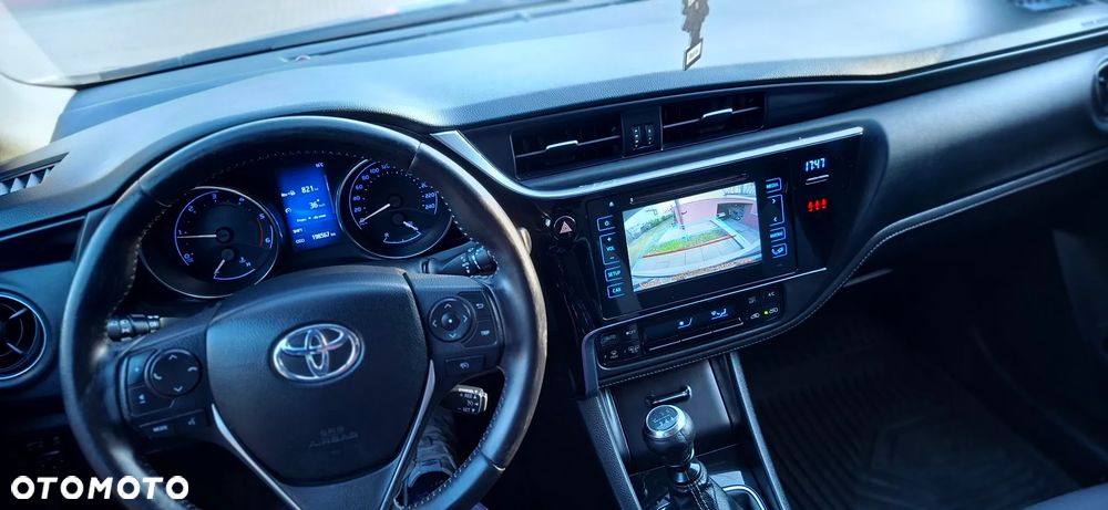 Toyota Auris 1.6 D-4D Prestige - 16