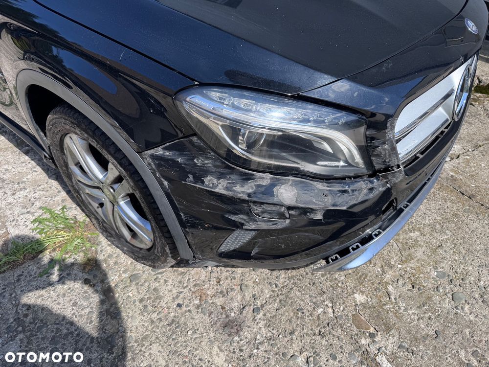 Mercedes-Benz GLA 220 d 4Matic 7G-DCT StreetStyle - 29