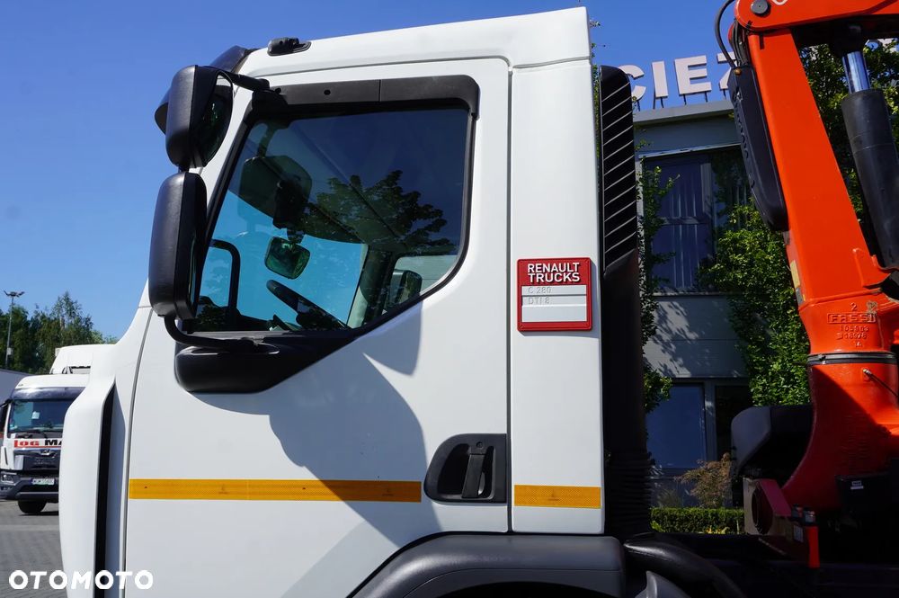 Renault C280 DTI 8 / HDS Fassi 5,6 t / Zasięg 8 m / Platforma 15 EPAL - 14