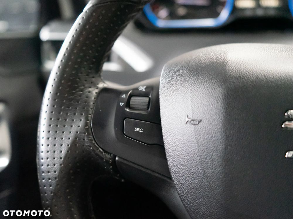Peugeot 2008 1.2 Pure Tech GPF Allure S&S EAT6 - 13