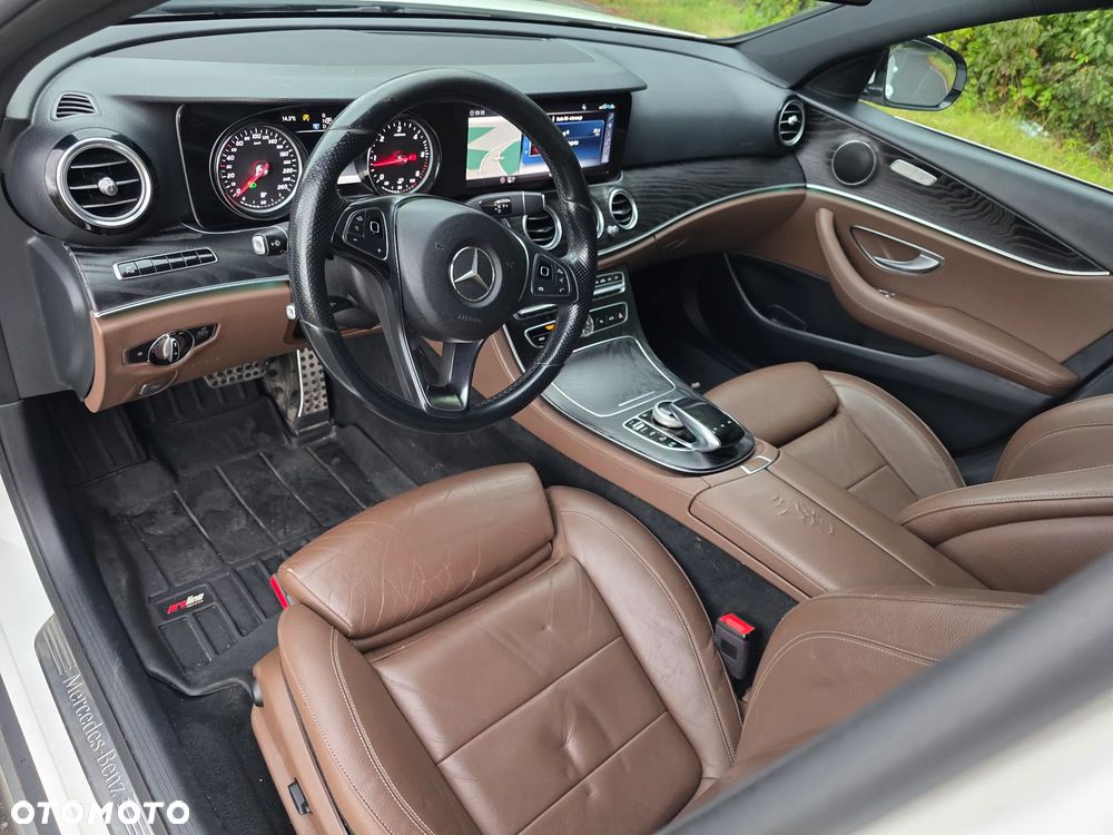 Mercedes-Benz Klasa E 220 d 4-Matic All-Terrain - 18