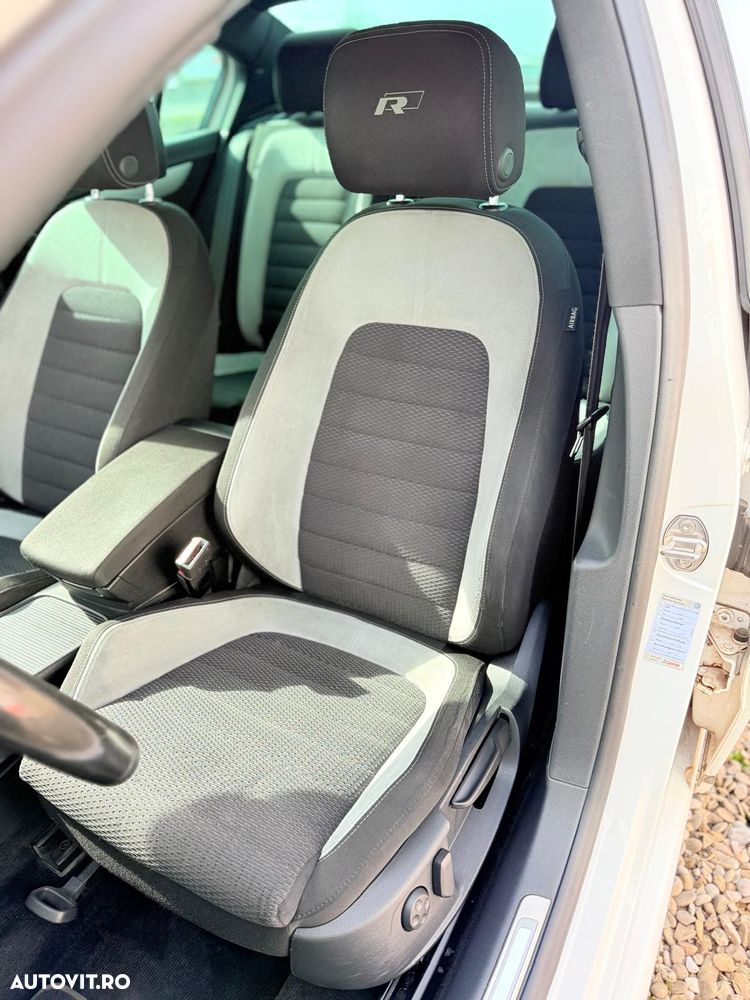 Volkswagen Passat 2.0 TDI DSG BlueMotion Technology R-Line - 11