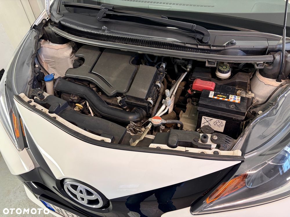 Toyota Aygo x-play touch - 17