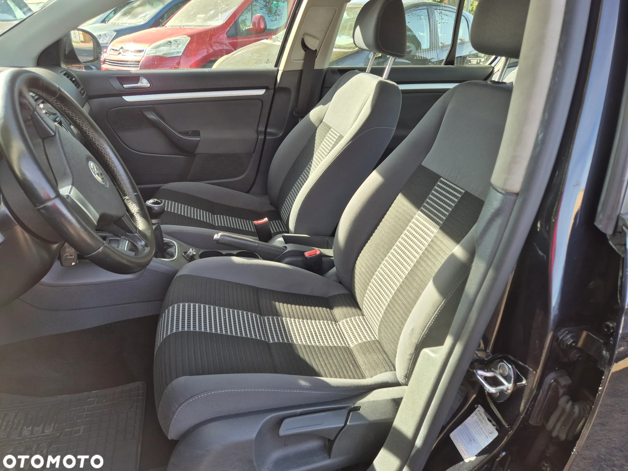 Volkswagen Jetta 1.6 Comfortline - 11