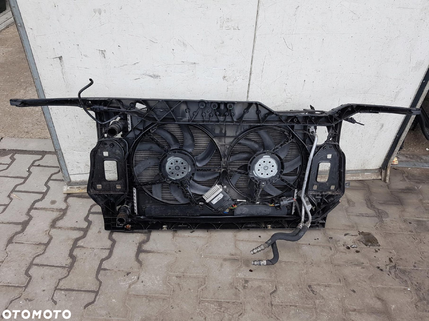 AUDI A4 B8 08r- 2.0 TDI PAS PRZEDNI CHŁODNICE - 4