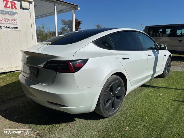 Tesla Model 3 Standard Range Plus RWD - 3