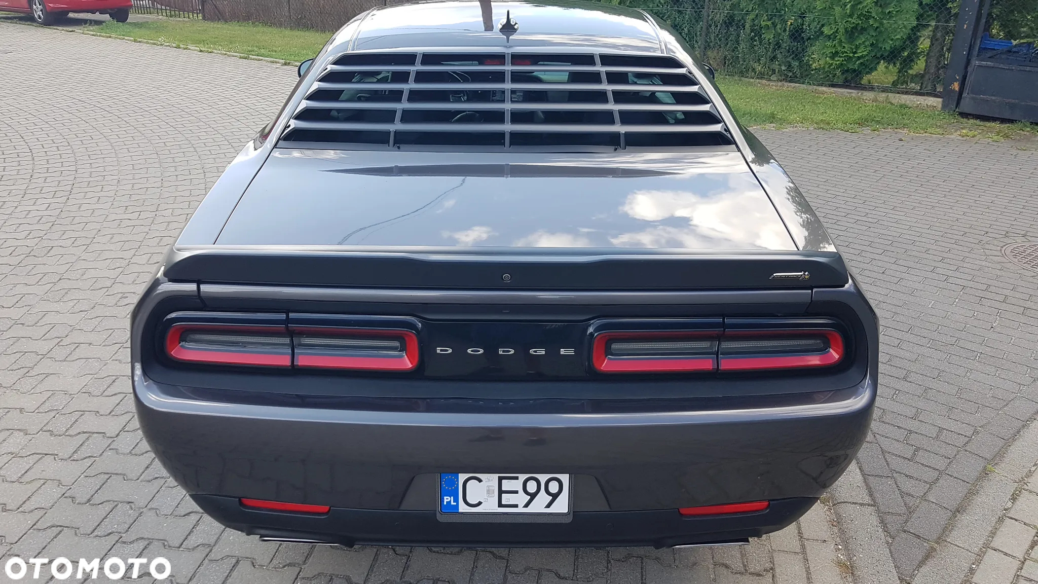 Dodge Challenger - 24