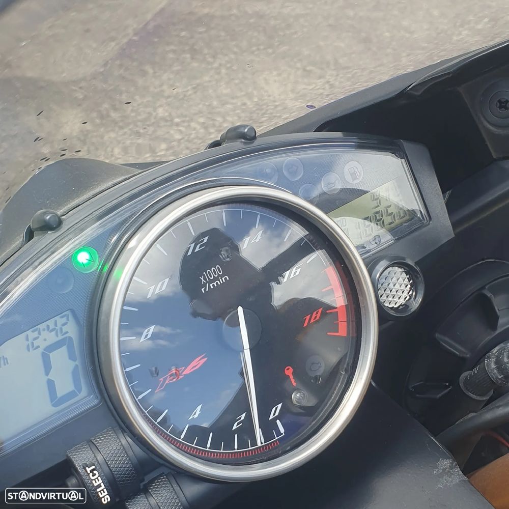 Yamaha YZF R6 RJ15 - 10