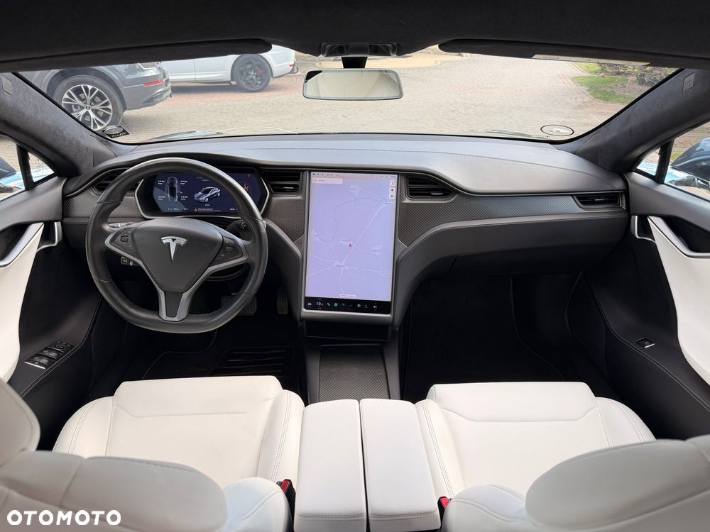 Tesla Model S - 5