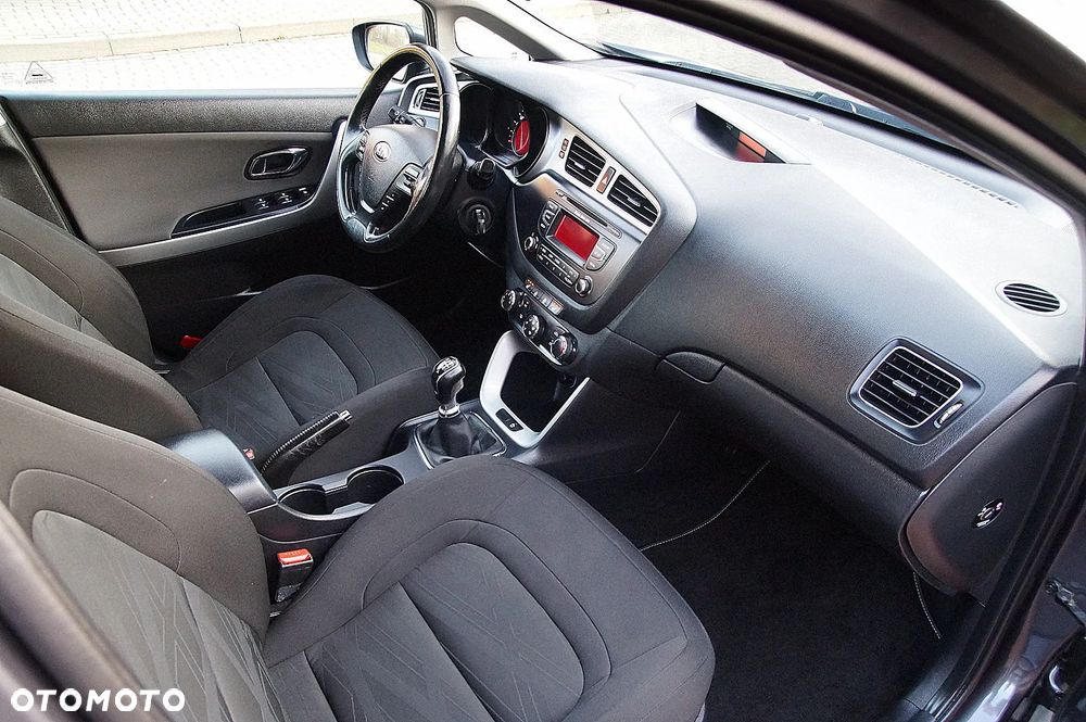 Kia Ceed 1.4 CVVT Attract - 18