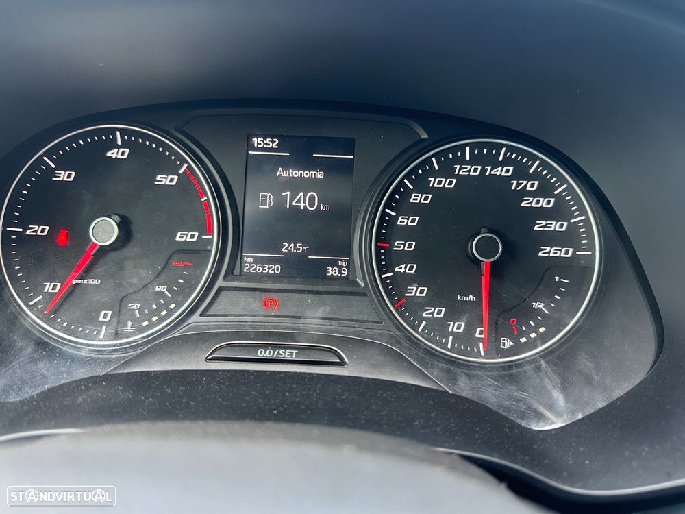 SEAT Leon 2.0 TDI DPF S&S FR - 23