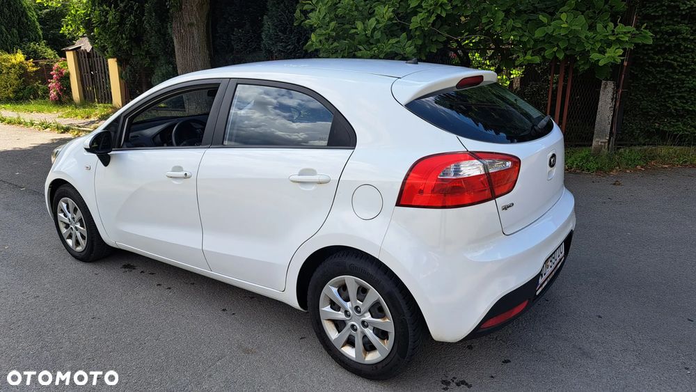 Kia Rio 1.2 L - 7