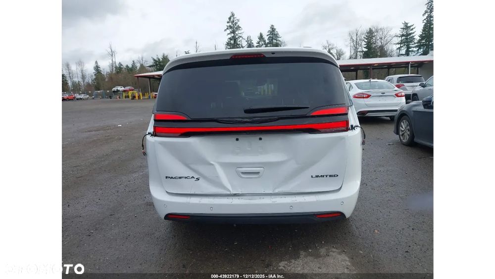 Chrysler Pacifica - 9