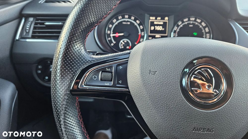 Skoda Octavia 2.0 TDI DSG RS - 16