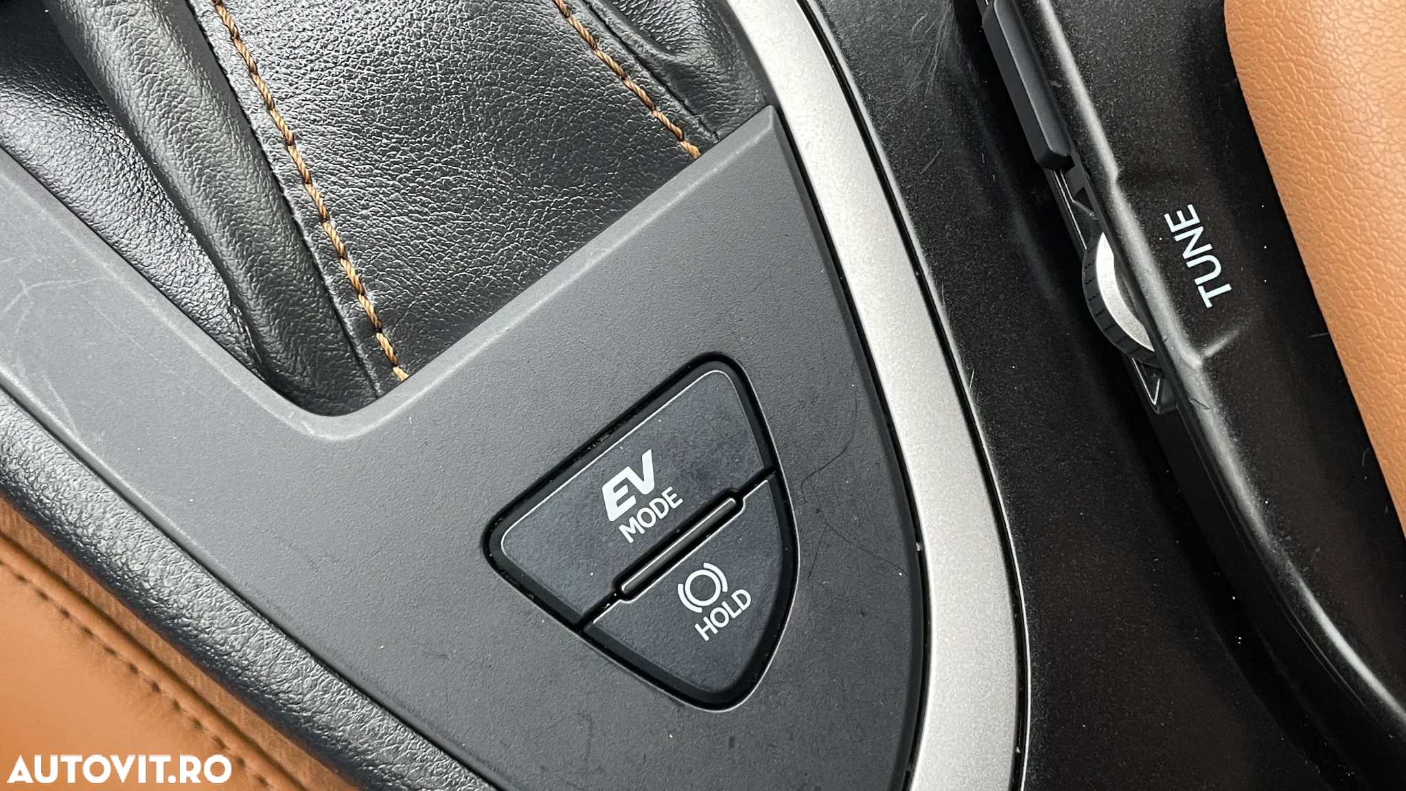 Lexus UX 250h 2.0L HEV 20H- (178 HP) 4X2 CVT Executive - 13