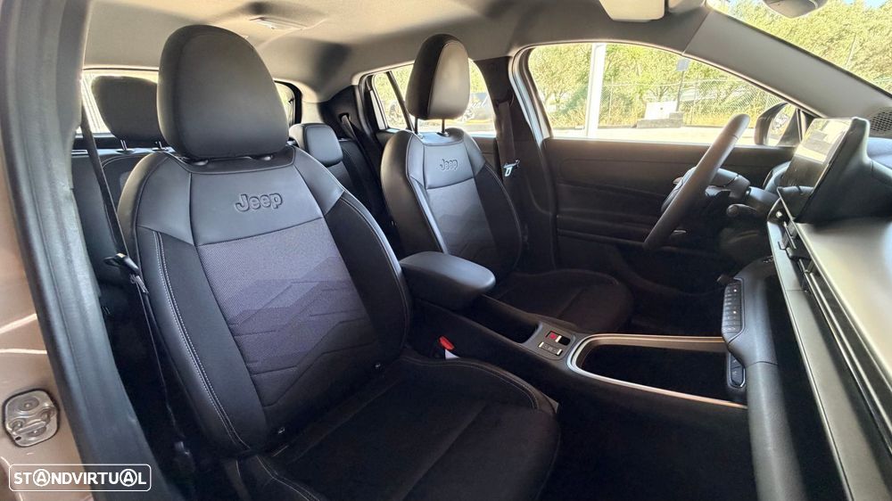 Jeep Avenger 1.2 T3 48V 4xe Hybrid eAWD Auto Upland - 13